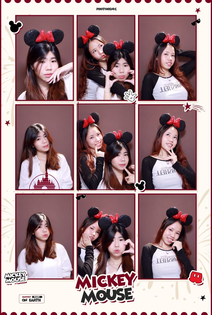 Photobooth with besties